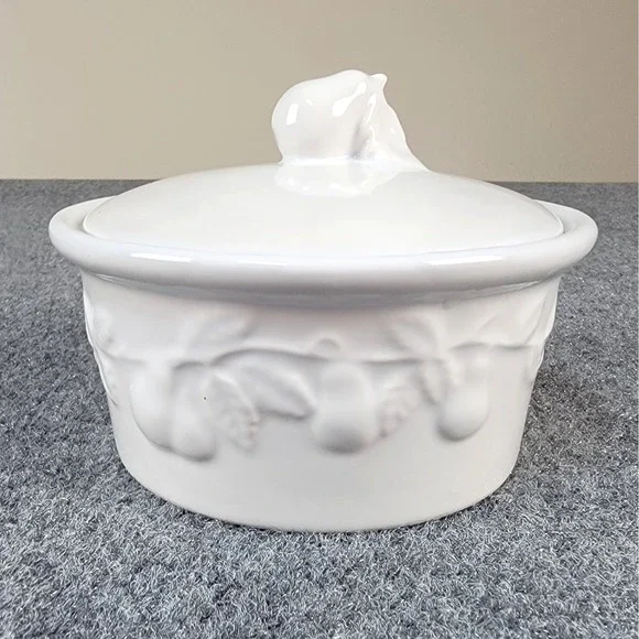 Vintage Lillian Vernon White Pears and Leaves Round Mini Casserole with Lid 5" - Picture 5 of 8